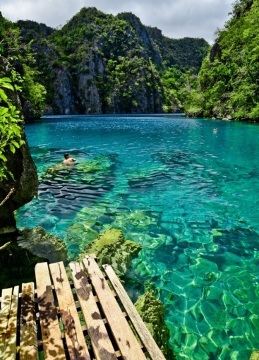 Beautiful Clear Water in Thailand for Diving and Swimming